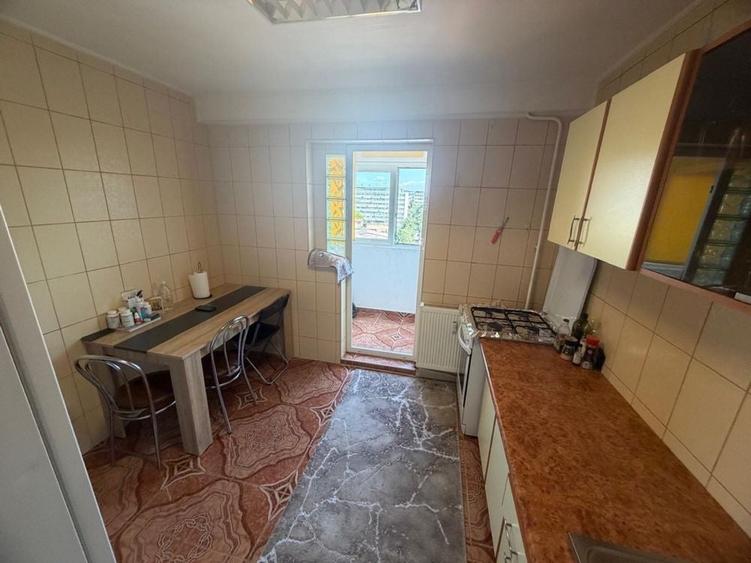 Apartament cu 2 camere decomandat în Crângași