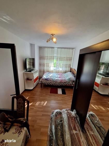 Garsonieră decomandată în Calea București