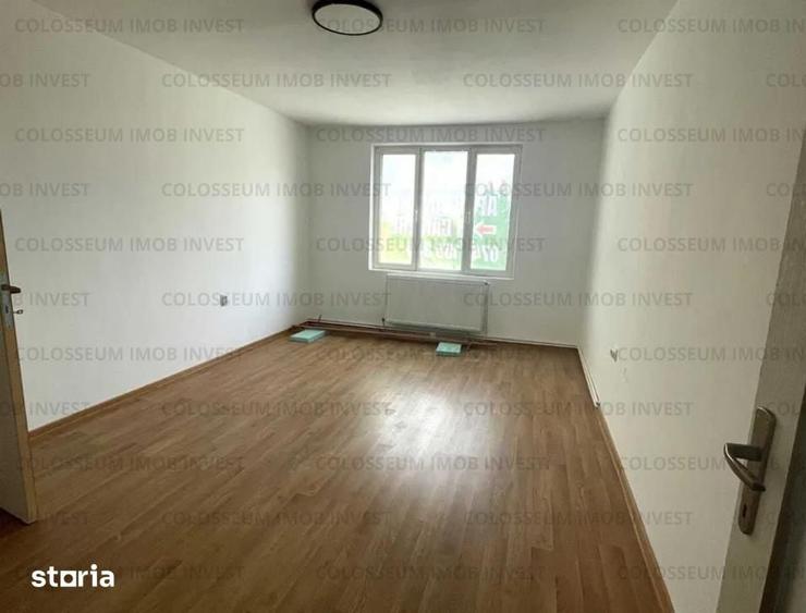 Apartament cu 3 camere decomandat în Astra