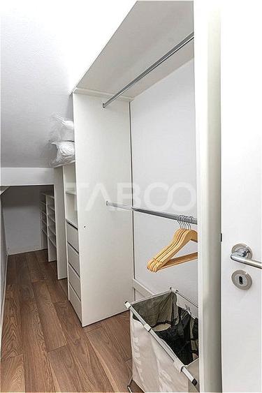 Apartament cu 3 camere decomandat, mobilat în Calea Dumbrăvii