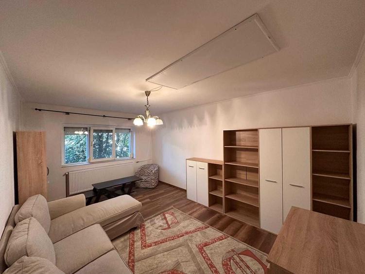 Apartament cu 2 camere decomandat în Bârzești