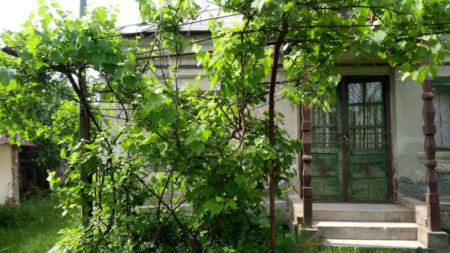 Casă cu 2 camere cu Teren 10000 Mp în Fârtățești