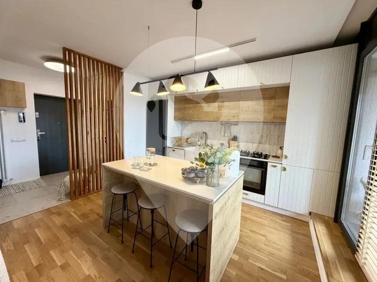 Apartament cu 3 camere decomandat, mobilat în Centrul Istoric