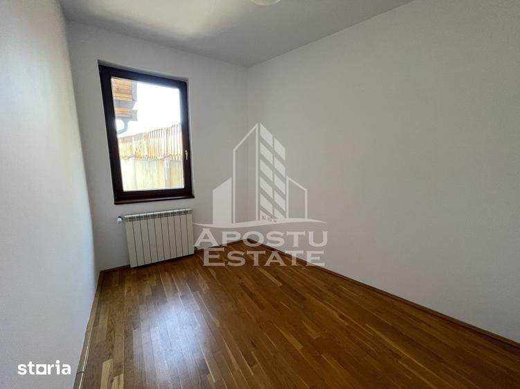 Casă cu 5 camere cu Teren 400 Mp în Lipovei