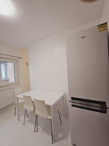 Apartament cu 3 camere decomandat, mobilat în Nerva Traian