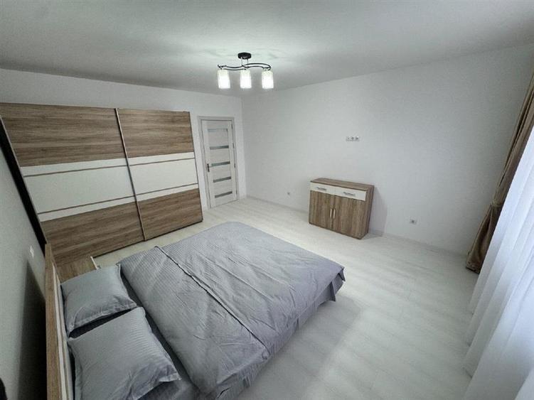 Apartament cu 3 camere decomandat, mobilat în Hipodrom 3