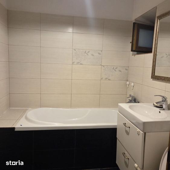 Apartament cu 3 camere decomandat în Dristor