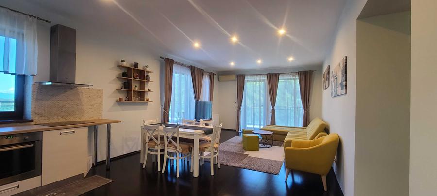 Apartament cu 3 camere decomandat în Central