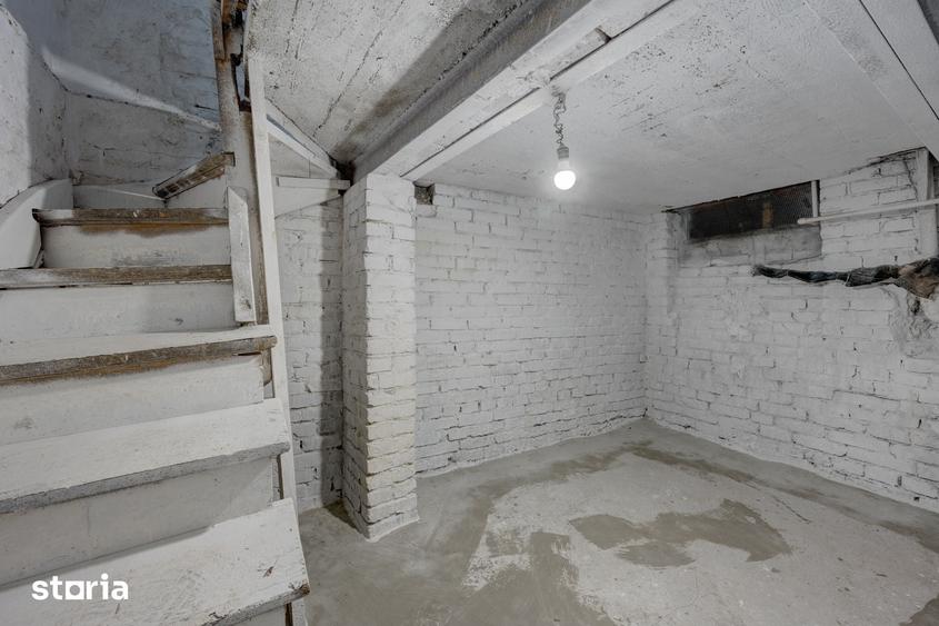 Casă cu 8 camere cu Teren 93 Mp în Centrul Civic
