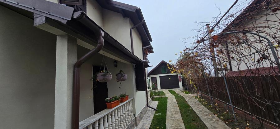 Casă individuală cu 5 camere cu Garaj în Petrești