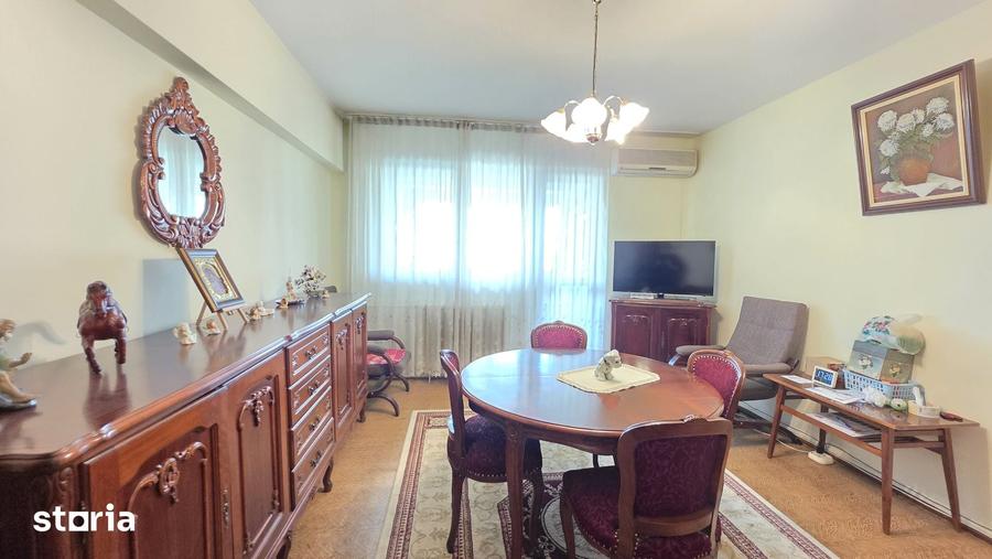 Apartament cu 4 camere decomandat în Pantelimon