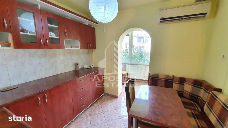 Apartament cu 3 camere decomandat, mobilat în Freidorf
