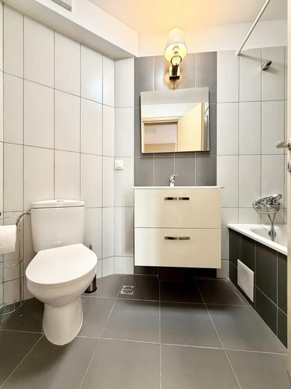 Apartament cu 3 camere decomandat, mobilat în Băneasa