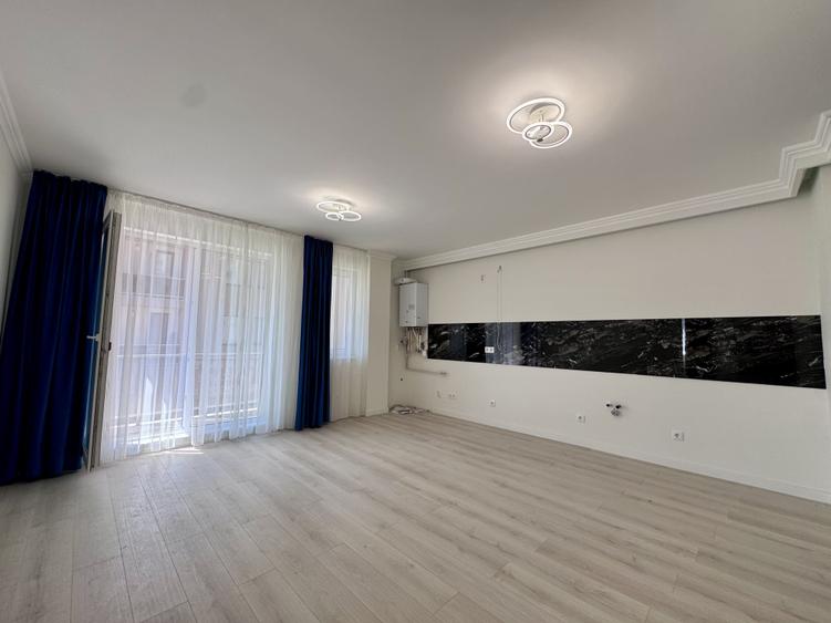 Apartament cu 3 camere semidecomandat în Florești