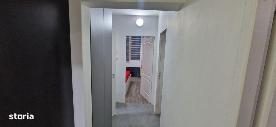Apartament cu 3 camere decomandat în Valea Oltului