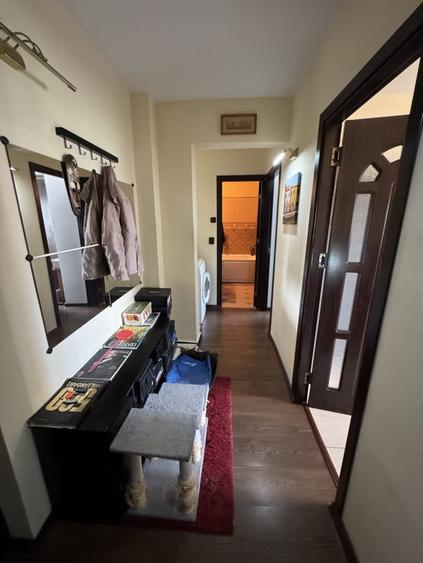 Apartament cu 2 camere decomandat, mobilat în Malu Roșu