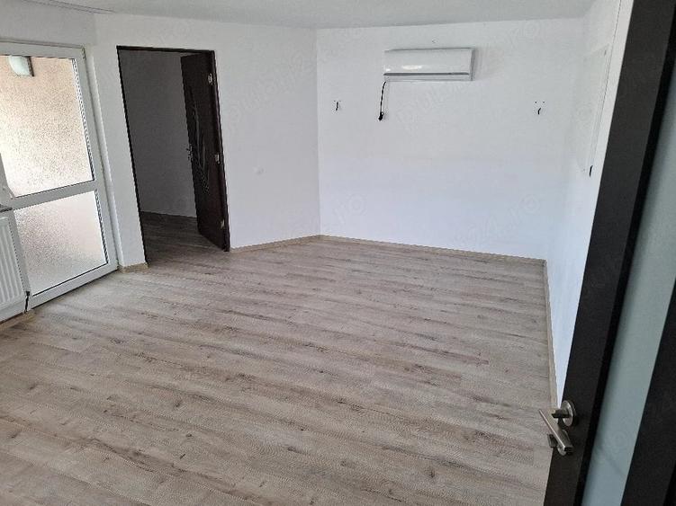 Casă cu 3 camere cu Teren 8000 Mp în Orlești