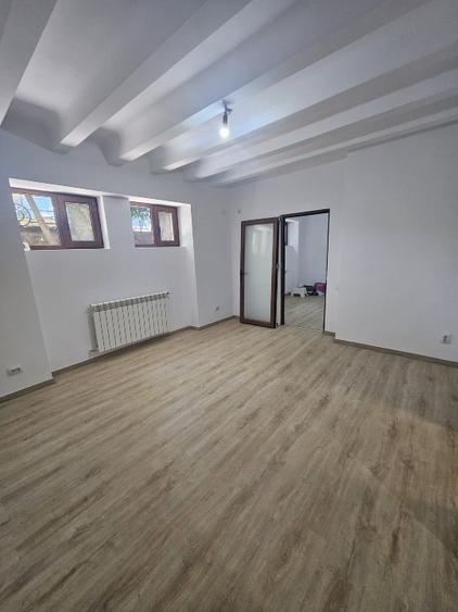 Apartament cu 3 camere în Aviatorilor