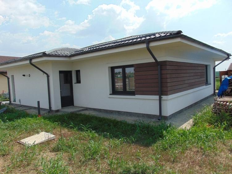 Casă individuală cu 3 camere cu Canalizare în Tărtășești
