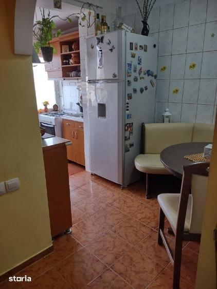 Apartament 3 cam de vanzare - 2