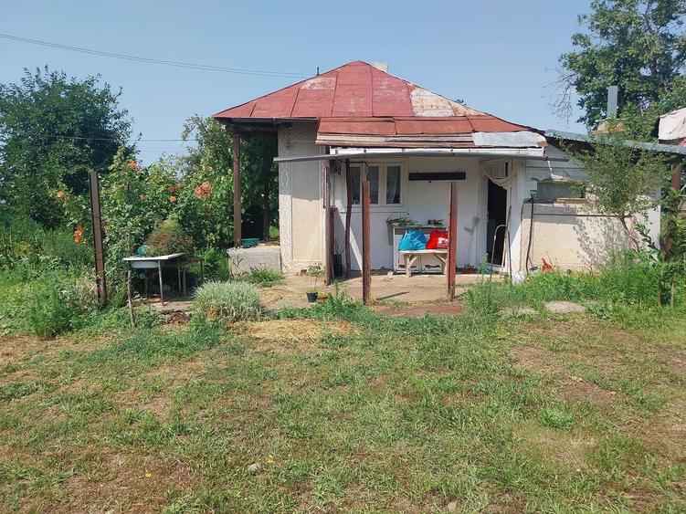 Casă cu 3 camere în Cudalbi