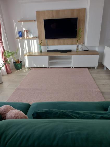 Apartament cu 3 camere decomandat în Central