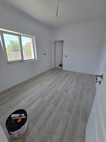 Duplex cu 3 camere cu Canalizare în Moșnița Nouă