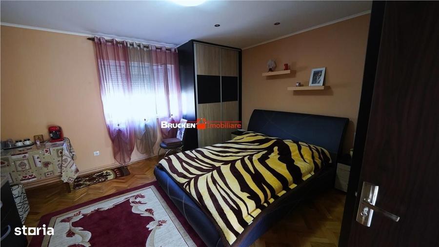Casă cu 4 camere în Călugări