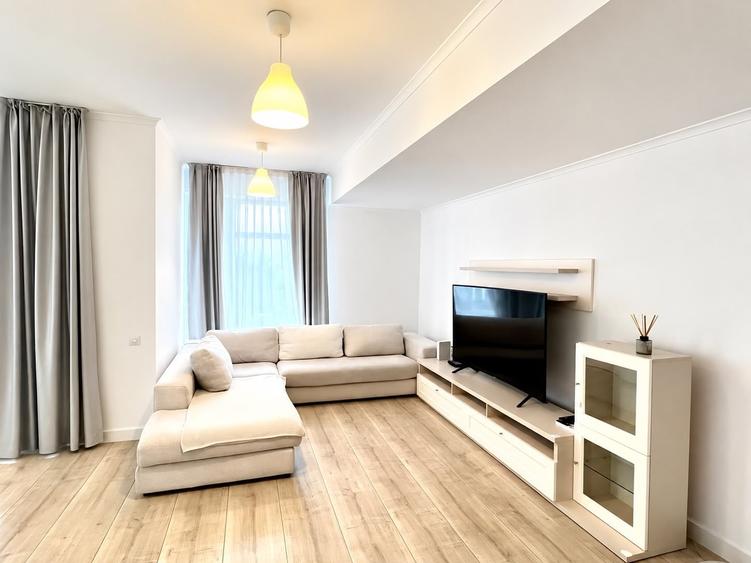 Apartament cu 3 camere în Barbu Văcărescu