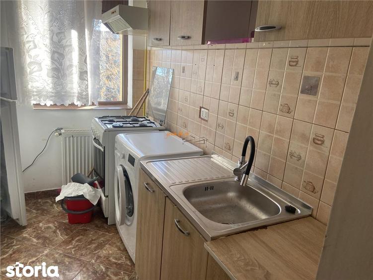 Apartament cu 2 camere decomandat, mobilat în Sud