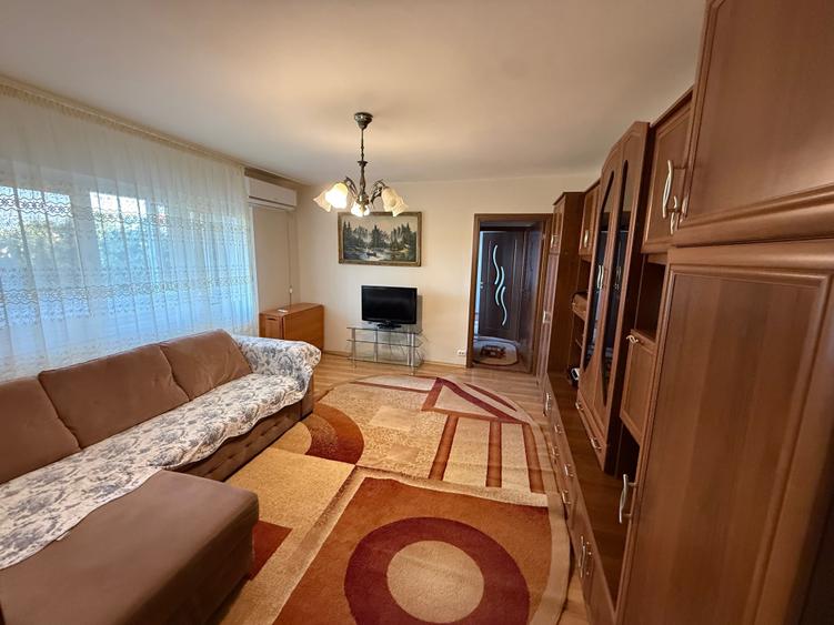 Apartament cu 2 camere semidecomandat în Lipovei
