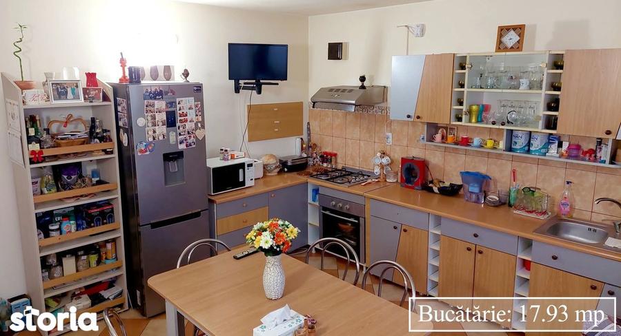 Casă cu 6 camere cu Teren 425 Mp în Lumina