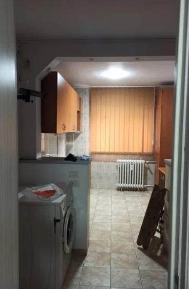 Garsonieră decomandată în Vitan