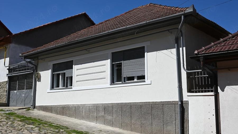 Casă cu 5 camere cu Teren 500 Mp în Central
