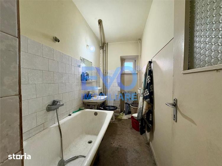 Apartament cu 3 camere decomandat în Independenței