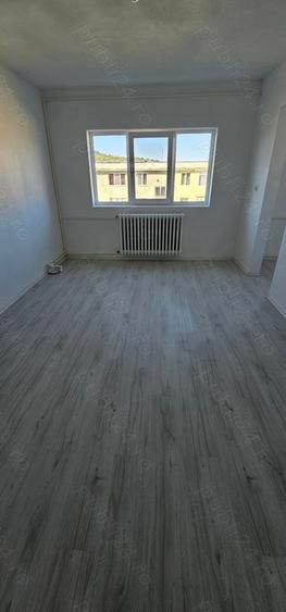 Garsonieră decomandată în Motru