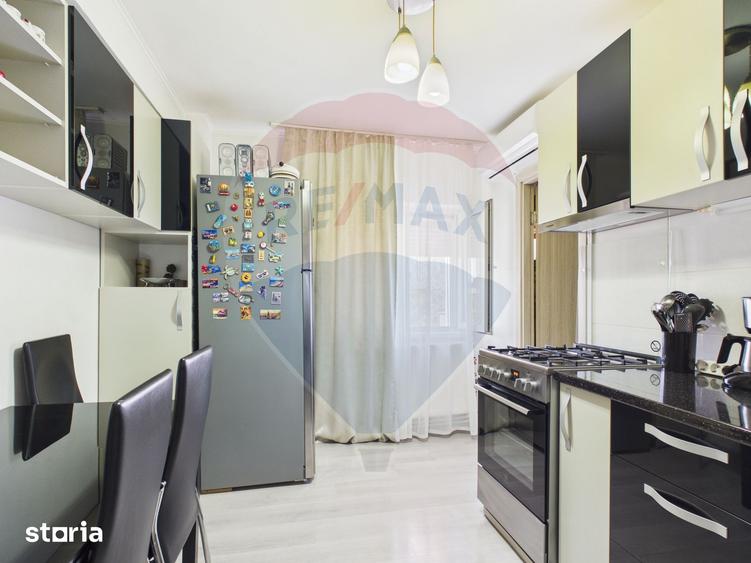 Apartament 4 camere de vanzare complet renovat, mobilat ?i utilat - 1