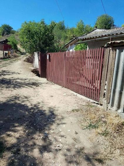 Casă cu 5 camere cu Teren 2040 Mp în Lipnița