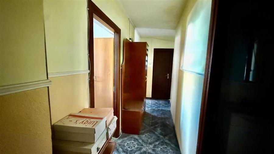 Apartament cu 4 camere decomandat în Dacia