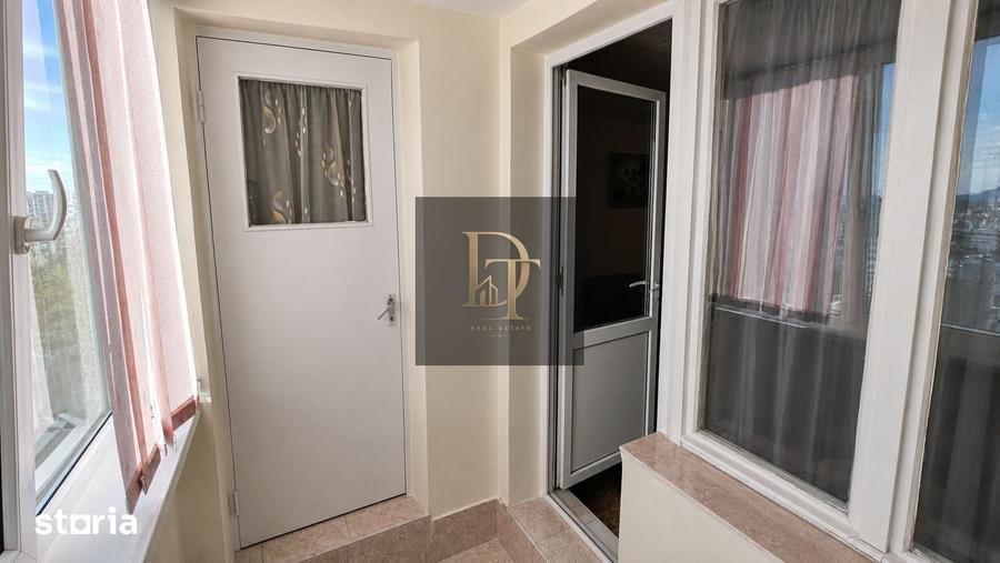 Apartament cu 2 camere decomandat în Tractorul