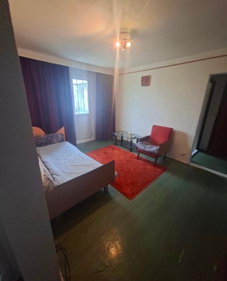 Apartament cu 2 camere semidecomandat în Giurgiului