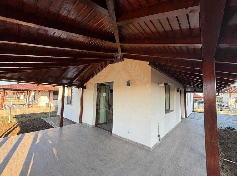Casă individuală cu 3 camere cu Canalizare în Păulești
