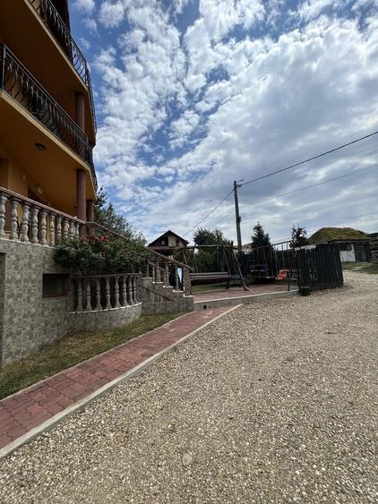 Casă cu 4 camere cu Teren 1300 Mp în Central