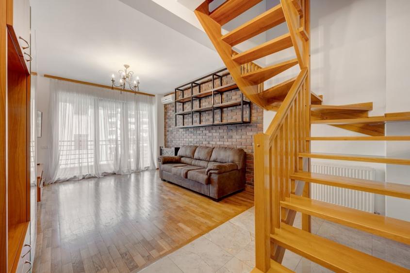 Apartament cu 3 camere decomandat, mobilat în Sisești