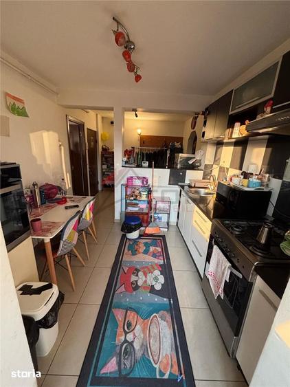 Apartament cu 3 camere decomandat, mobilat în Nicolina