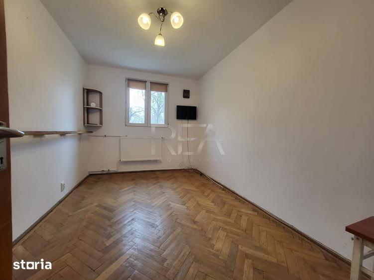 Apartament cu 4 camere semidecomandat în Sălăjan