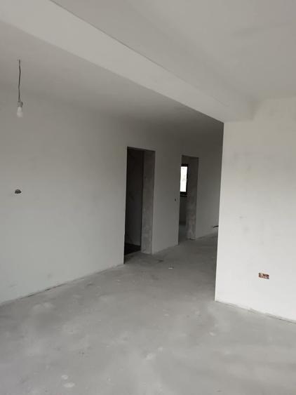 Casă cu 3 camere în Beba Veche