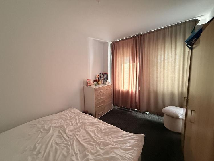 Apartament cu 5 camere decomandat, mobilat în Bucur Obor