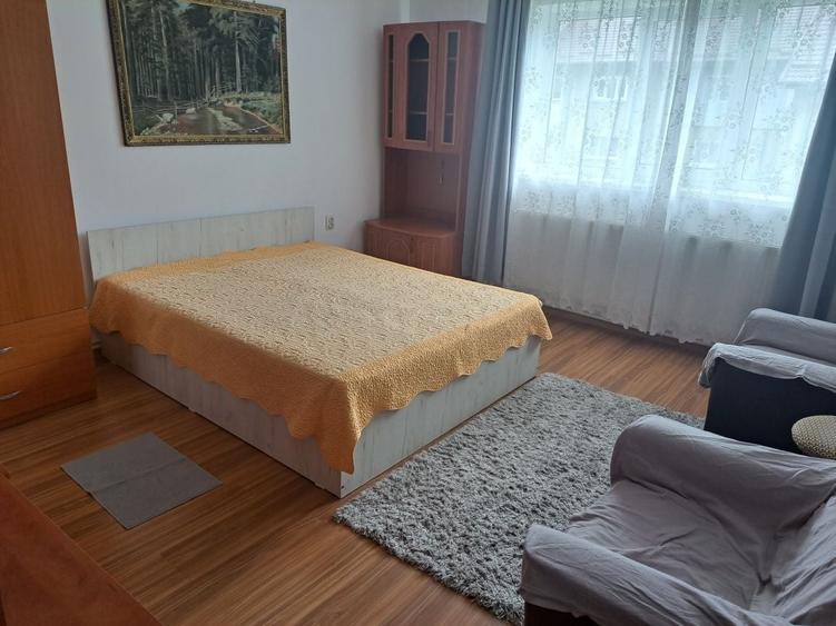 Garsonieră decomandată în Găzărie