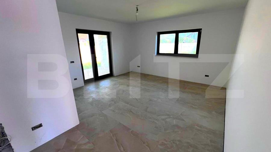 Casă individuală cu 3 camere cu Canalizare în Micești